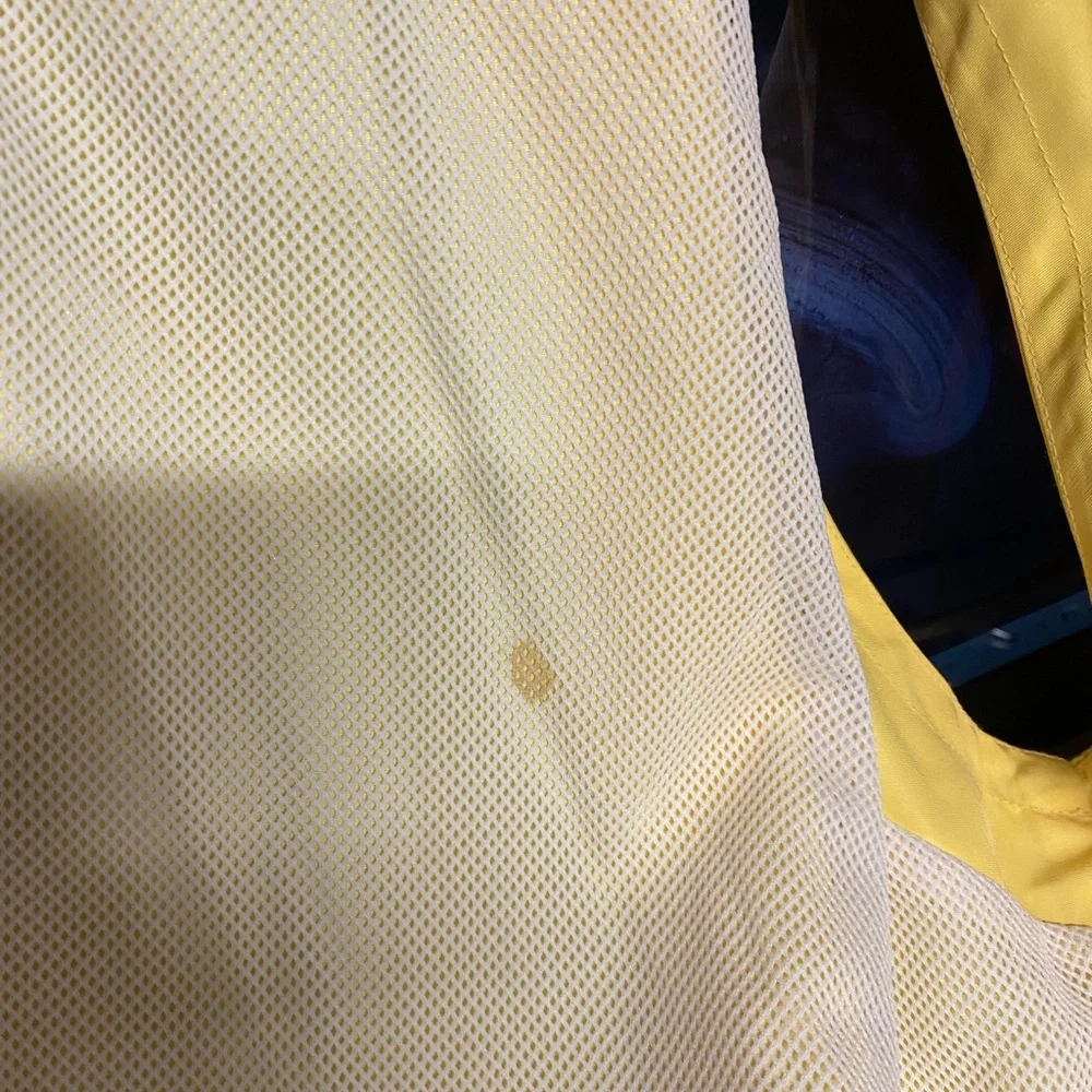 Ladies Cutter and Buck golf shirt and vest. Large. - Picture 9 of 9
